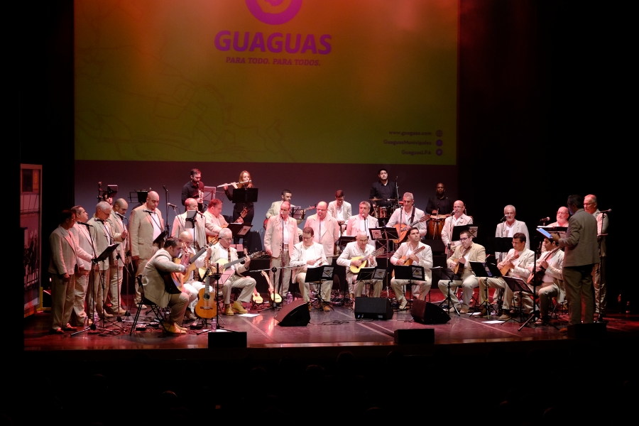 Más de mil personas asisten al concierto de la Parranda de Guaguas Municipales