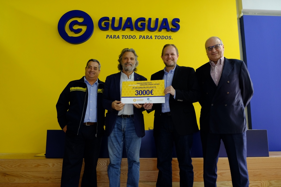 Guaguas Municipales entrega a la Fundación Canaria Yrichen los 3.000 euros recaudados en el concierto benéfico de la Parranda de Guaguas 