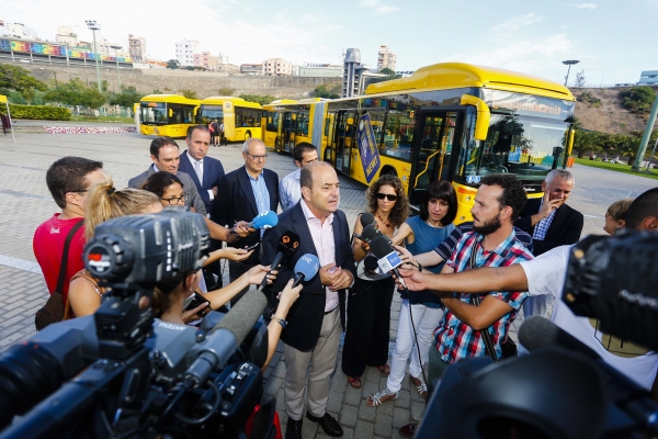 Guaguas Municipales incorpora 8 vehículos articulados destinados a las líneas de más afluencia de viajeros